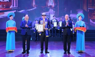 Vinh danh 97 đơn vị đạt thành tựu xuất sắc trong chuyển đổi số