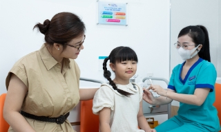 Não mô cầu bùng phát, chuyên gia y tế khuyến cáo chủ động tiêm phòng cho trẻ