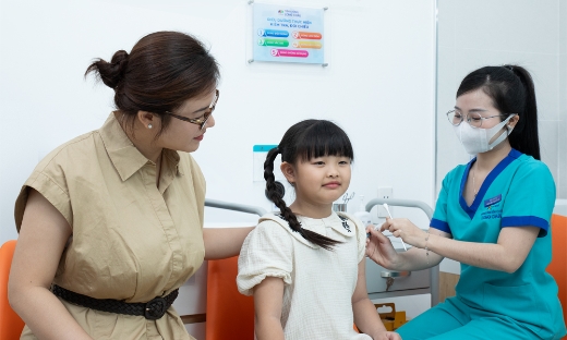 Não mô cầu bùng phát, chuyên gia y tế khuyến cáo chủ động tiêm phòng cho trẻ