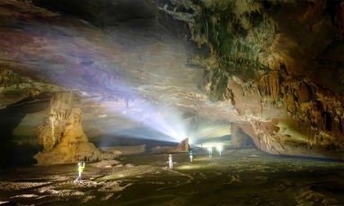  Phát hiện hang động mới với 'cung điện thạch nhũ' ở Phong Nha - Kẻ Bàng