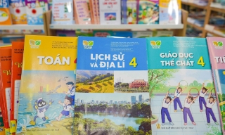 Những địa phương đầu tiên miễn phí sách giáo khoa
