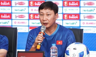 Huấn luyện viên Kim Sang Sik tự tin tuyên bố mục tiêu vô địch ASEAN Cup 2026