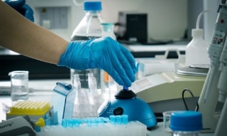 Vaccine ung thư Nga có kết quả khả quan bước đầu: Chuyên gia ung bướu nói gì?