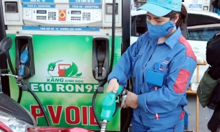 Xăng dầu trong nước đồng loạt giảm, E10RON95-III xuống còn 22.324 đồng/lít