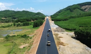 Bộ Xây dựng đốc thúc đẩy nhanh tiến độ giải ngân các dự án giao thông