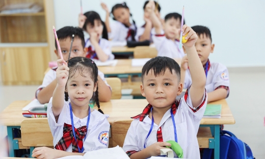 Dự kiến Tiếng Anh thành môn bắt buộc với lớp 1 từ năm 2028