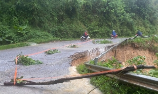 Bắc Ninh: Bão số 4 gây ngập, sạt lở nhiều tuyến đường 