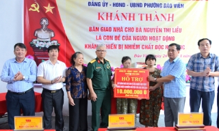 Phường Đào Viên bàn giao nhà cho con người hoạt động kháng chiến bị nhiễm chất độc hóa học