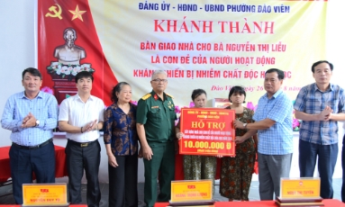  Phường Đào Viên bàn giao nhà cho con người hoạt động kháng chiến bị nhiễm chất độc hóa học