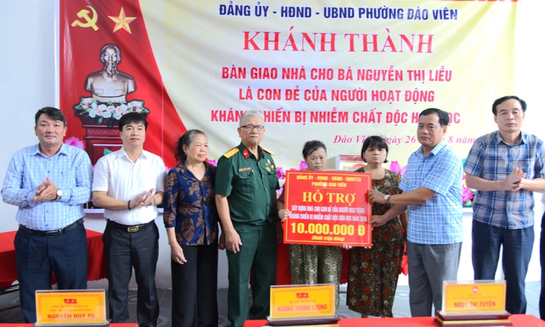  Phường Đào Viên bàn giao nhà cho con người hoạt động kháng chiến bị nhiễm chất độc hóa học