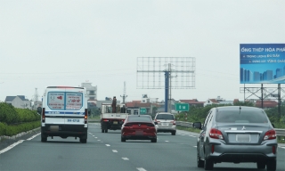 Cục Cảnh sát giao thông dự kiến xử phạt ô tô đi 'rùa bò' bám làn trái cao tốc