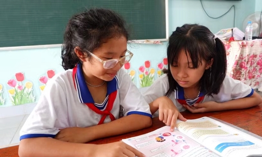 Thủ tướng yêu cầu rà soát, thực hiện đầy đủ chế độ đối với học sinh khó khăn