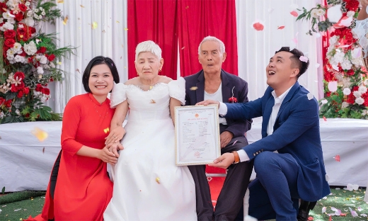 Bắc Ninh: Đám cưới lại của 7 cặp vợ chồng trong gia đình 