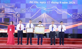 Phó Bí thư Tỉnh ủy, Chủ tịch HĐND tỉnh Nguyễn Việt Oanh dự Lễ công bố Nghị quyết thành lập phường Bố Hạ