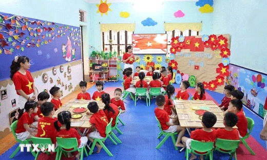 Chính phủ ban hành tiêu chuẩn công nhận đạt chuẩn giáo dục bắt buộc