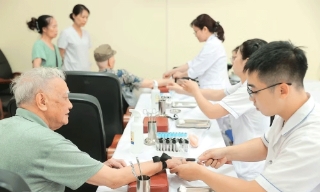 Triển khai khám sức khỏe miễn phí cho người dân: Không chạy theo thành tích