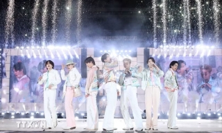 BTS lập kỷ lục doanh thu bán vé, tour thế giới có thể chạm mốc 1 tỷ USD