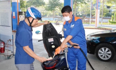  Giá xăng lên ngưỡng 28.254 đồng, dầu diesel giảm còn 29.128 đồng mỗi lít