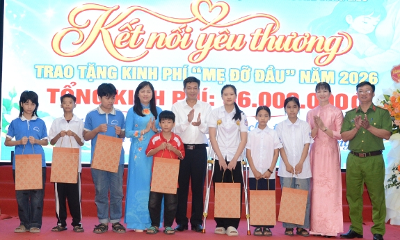  Bắc Ninh: Phường Song Liễu trao kinh phí chương trình “Mẹ đỡ đầu”