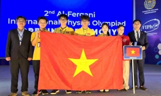 4 học sinh Việt Nam đoạt huy chương Olympic Vật lí Quốc tế Al-Fergani
