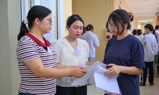 Bộ Giáo dục và Đào tạo yêu cầu rà soát, chấn chỉnh thực hiện quy định về học phí đại học
