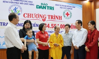 Bắc Ninh: Gần 800 triệu đồng hỗ trợ 3 gia đình hoàn cảnh đặc biệt khó khăn