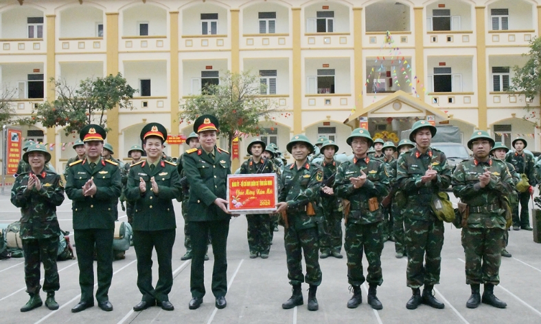  Bộ Chỉ huy Quân sự tỉnh kiểm tra công tác sẵn sàng chiến đấu dịp Tết Nguyên đán Bính ngọ 2026