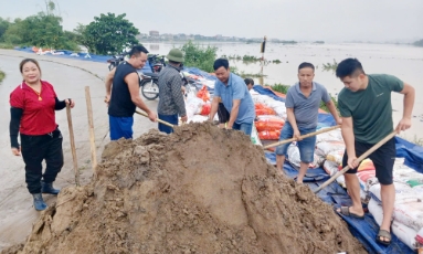  Phường Kinh Bắc: Huy động nhân lực chống tràn đê, sơ tán tài sản cho người dân đến nơi an toàn
