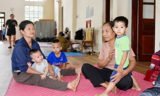 Xã Tam Giang chăm lo đời sống cho người dân di dời từ vùng ngập lụt
