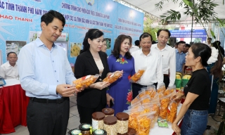 Khai mạc Chợ phiên Hợp tác xã năm 2025