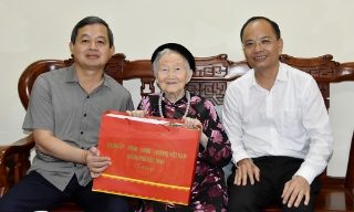 Chủ tịch UBND thành phố Phạm Hoàng Sơn thăm, tặng quà tại phường Bắc Giang và Cơ sở Bảo trợ xã hội tổng hợp thành phố