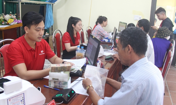 Xã Gia Bình chi trả tiền tạm ứng bồi thường, hỗ trợ cho 1.165 hộ dân liên quan đến dự án Cảng hàng không quốc tế Gia Bình 