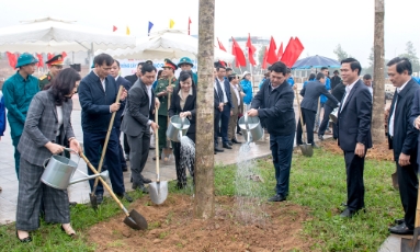  Bí thư Tỉnh uỷ Nguyễn Hồng Thái dự lễ phát động "Tết trồng cây đời đời nhớ ơn Bác Hồ” tại phường Kinh Bắc và Võ Cường
