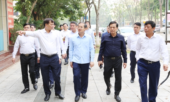 Chủ tịch UBND tỉnh Phạm Hoàng Sơn: Xây dựng phương án sử dụng cụ thể các trụ sở cơ quan Nhà nước tại phường Kinh Bắc