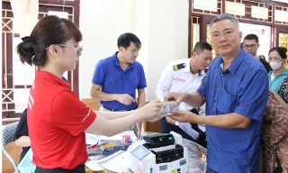 Bắc Ninh: Chi trả 22 tỷ đồng tiền thưởng cho 220 hộ dân bàn giao mặt bằng sân bay Gia Bình
