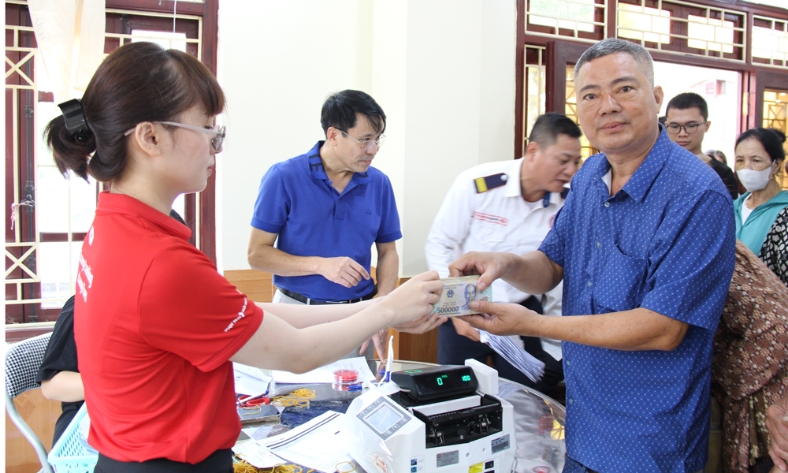  Bắc Ninh: Chi trả 22 tỷ đồng tiền thưởng cho 220 hộ dân bàn giao mặt bằng sân bay Gia Bình