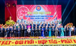 Hiệp hội Doanh nghiệp thành phố Bắc Ninh đón nhận Huân chương Lao động hạng Nhì
