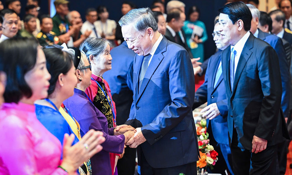  Tổng Bí thư Tô Lâm chủ trì chương trình Gặp mặt người có công và nhân chứng lịch sử năm 2025
