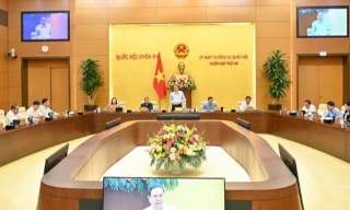 Công bố nghị quyết của Ủy ban Thường vụ Quốc hội