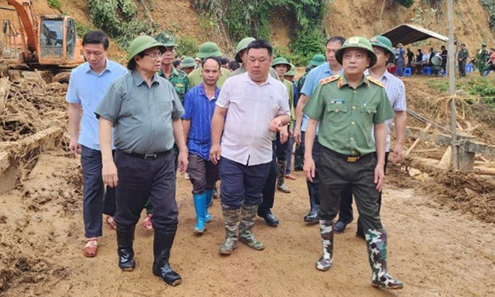  Thủ tướng Phạm Minh Chính thăm hỏi, động viên bà con nhân dân; kiểm tra công tác khắc phục hậu quả thiên tai tại Điện Biên