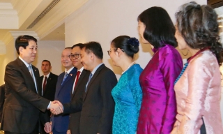 Chủ tịch nước Lương Cường làm việc với các Đại sứ Việt Nam tại châu Phi