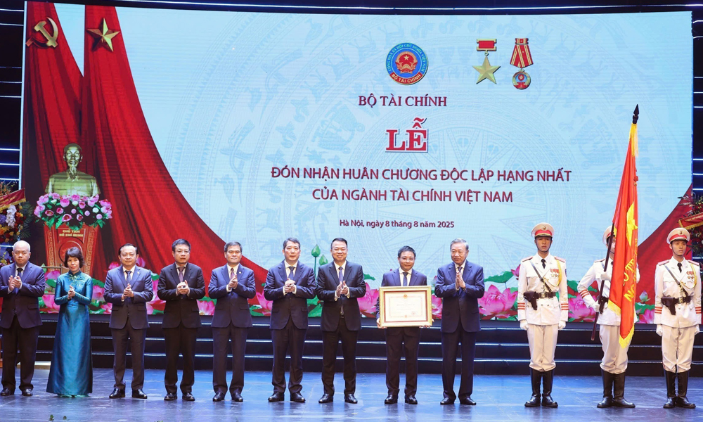  Tổng Bí thư Tô Lâm dự Lễ Kỷ niệm 80 năm Ngày truyền thống ngành Tài chính và đón nhận Huân chương Độc lập hạng Nhất