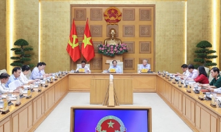 Khẩn trương hoàn thiện, trình Bộ Chính trị hai nghị quyết đột phá về giáo dục – đào tạo và chăm sóc sức khỏe nhân dân
