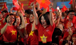 Tặng 100.000 đồng/người cho toàn dân ăn Tết Độc lập