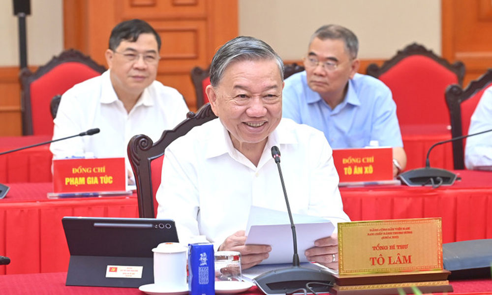  Bộ Chính trị cho ý kiến về công tác chuẩn bị Đại hội Đảng bộ Mặt trận Tổ quốc, các đoàn thể Trung ương