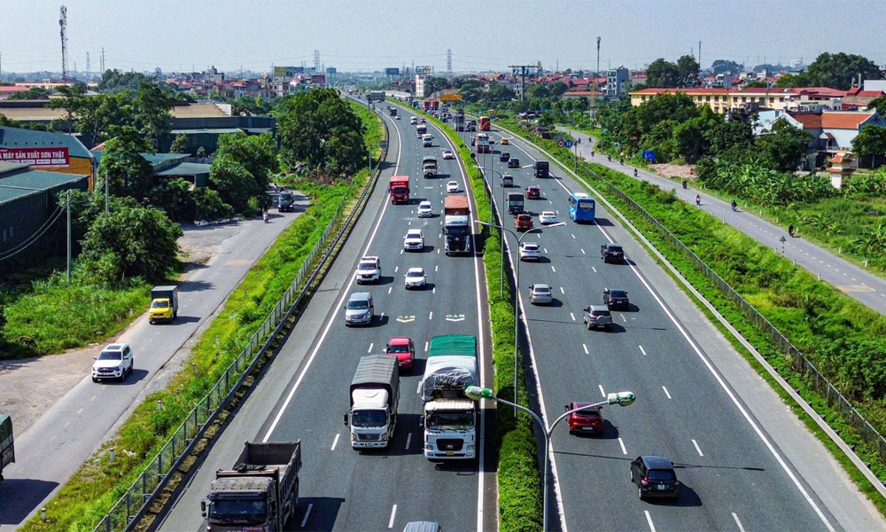   Hôm nay, bắt đầu xử phạt vi phạm phân làn trên 2 cao tốc tại miền Bắc