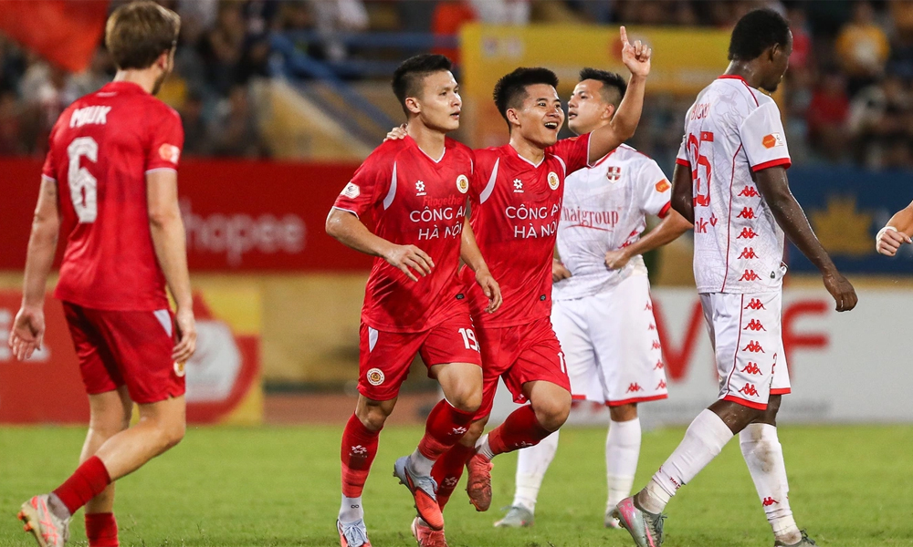  Quang Hải ghi bàn giúp CLB Công an Hà Nội vươn lên dẫn đầu V-League