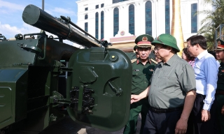 Thủ tướng Phạm Minh Chính làm việc với Quân ủy Trung ương, Bộ Quốc phòng về Công nghiệp quốc phòng