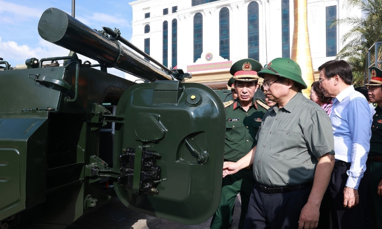  Thủ tướng Phạm Minh Chính làm việc với Quân ủy Trung ương, Bộ Quốc phòng về Công nghiệp quốc phòng