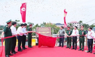 Thủ tướng Phạm Minh Chính dự lễ khánh thành cầu Phong Châu mới